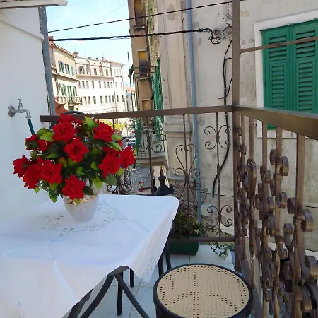 Guest house By The Sea - 15568 Split